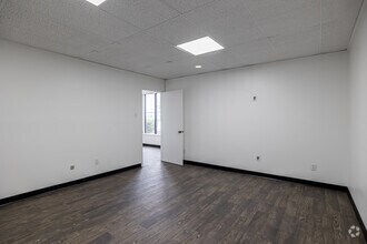 3520 W 69th St, Little Rock, AR for lease Interior Photo- Image 2 of 3