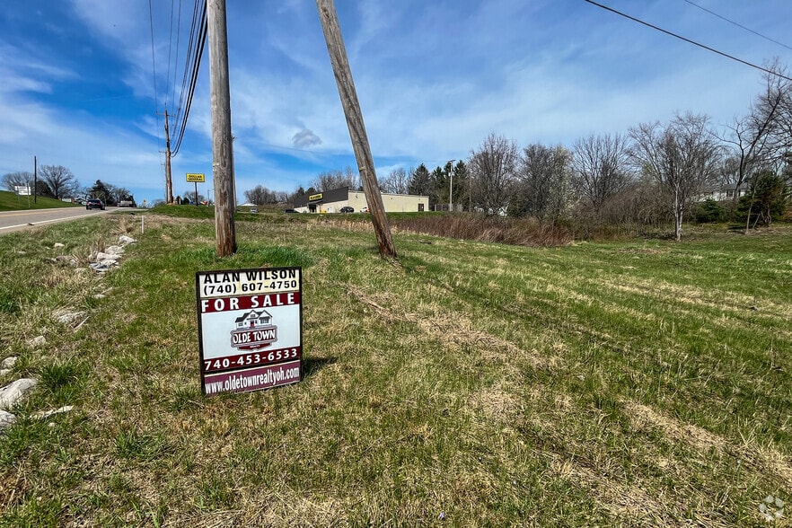 7401 Newark Rd, Nashport, OH for sale - Primary Photo - Image 1 of 2