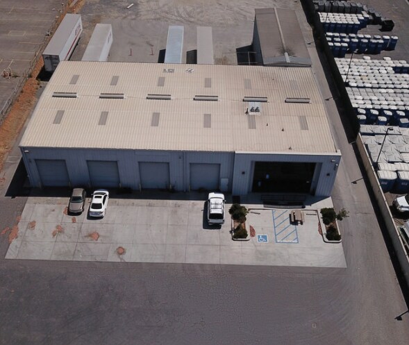 11001 Beech Ave, Fontana, CA à louer - Photo du bâtiment - Image 2 de 3