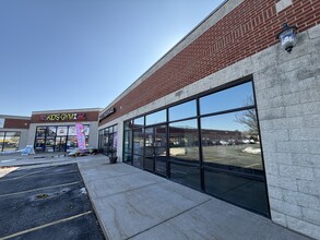 1411-1475 Veterans Pky, Yorkville, IL à louer Photo intérieure- Image 1 de 9