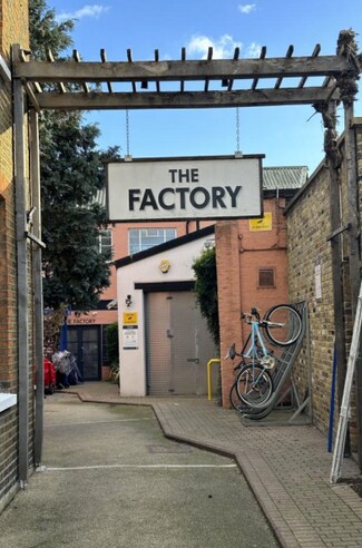 Plus de détails pour 2 Acre Rd, Kingston Upon Thames - Bureau à louer