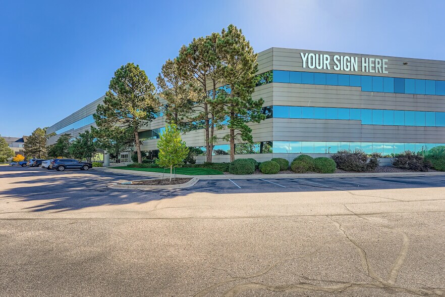 13900 E Harvard Ave, Aurora, CO à vendre - Photo du bâtiment - Image 2 de 22