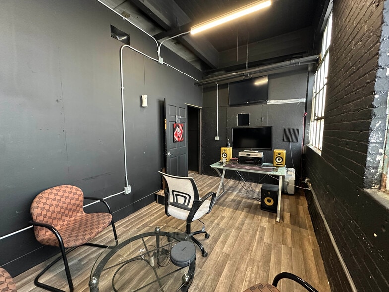 2600-2604 W Fond Du Lac Ave, Milwaukee, WI à vendre - Photo du bâtiment - Image 3 de 42