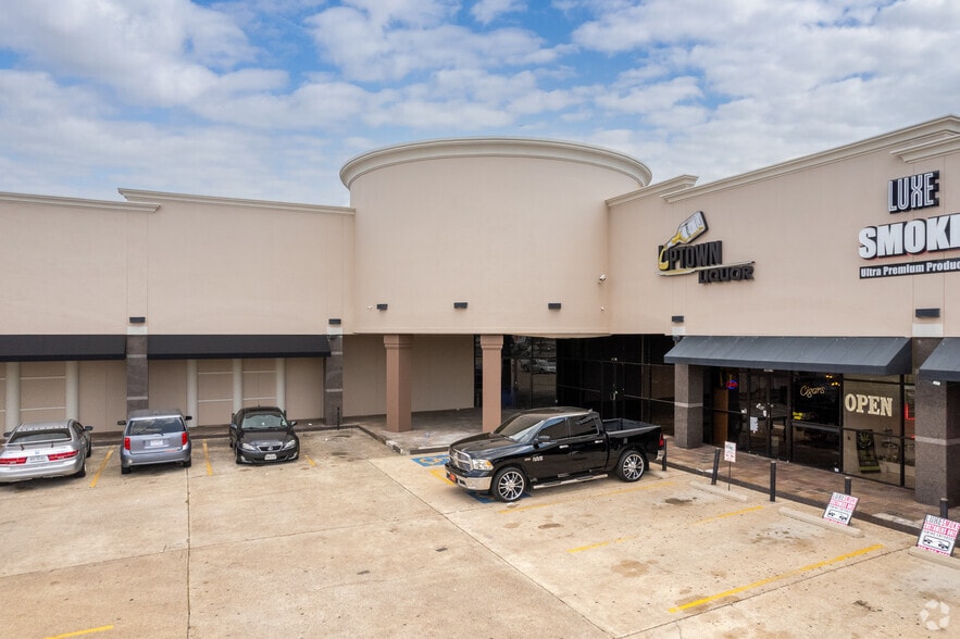 5887 Westheimer Rd, Houston, TX for lease - Building Photo - Image 2 of 10