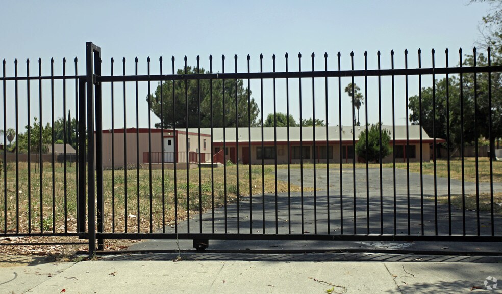 625 N Eucalyptus Ave, Rialto, CA à louer - Photo du bâtiment - Image 3 de 17
