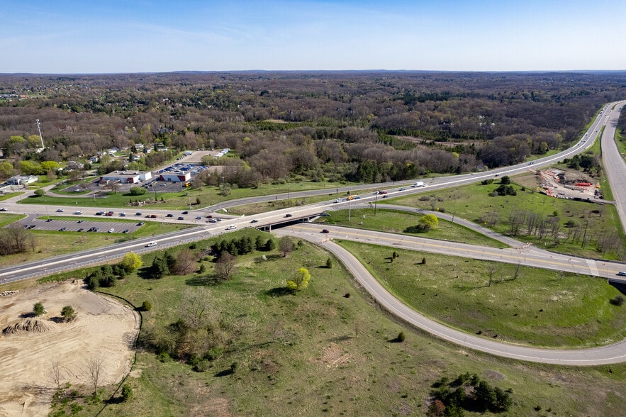 8300 Dixie Hwy, Clarkston, MI for sale - Building Photo - Image 3 of 17