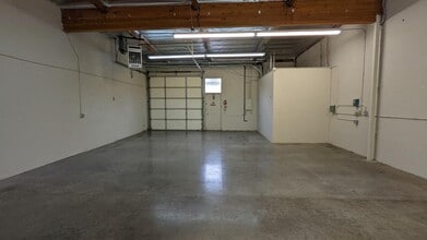 4002-4014 148th Ave NE, Redmond, WA for lease Building Photo- Image 1 of 5