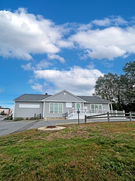 547 Broadway, Methuen, MA à louer - Photo du bâtiment - Image 2 de 3