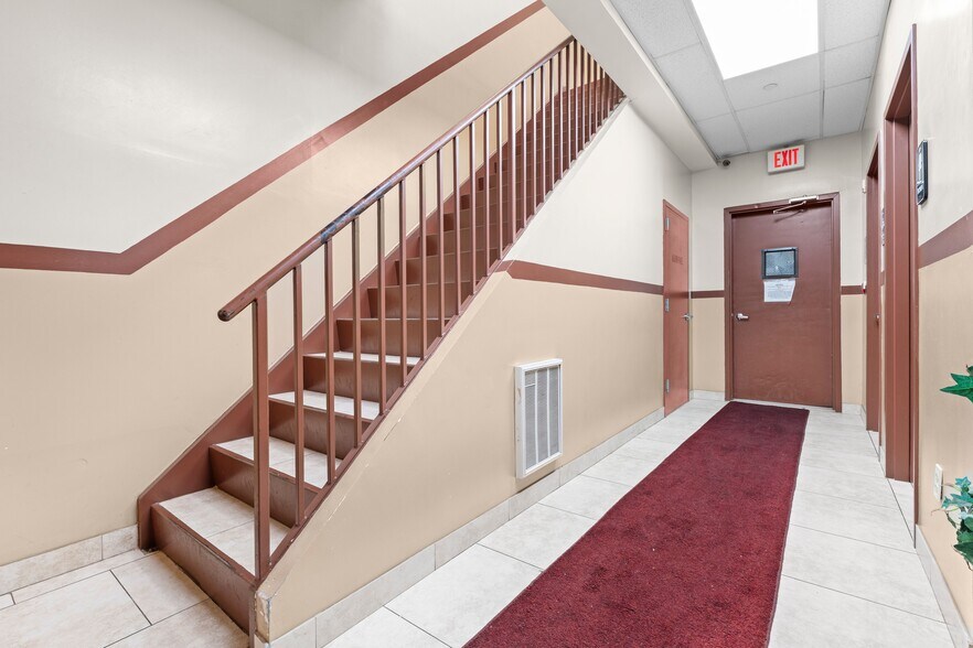 57 Lake St, White Plains, NY à louer - Photo du bâtiment - Image 1 de 19