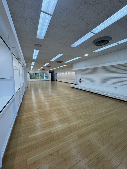 410 S Spring St, Burlington, NC for lease - Building Photo - Image 2 of 11