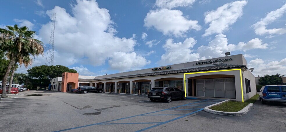 12975 W Okeechobee Rd, Hialeah, FL à louer - Photo du bâtiment - Image 2 de 18
