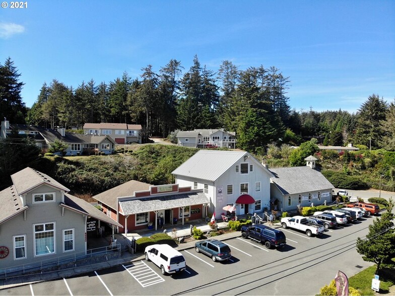 63330 Boat Basin Dr, Coos Bay, OR à vendre - Photo du bâtiment - Image 1 de 1