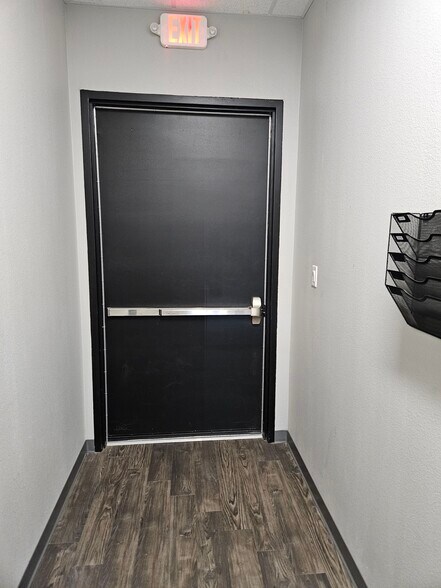 2761 N Hwy 77, Waxahachie, TX for lease - Interior Photo - Image 3 of 7