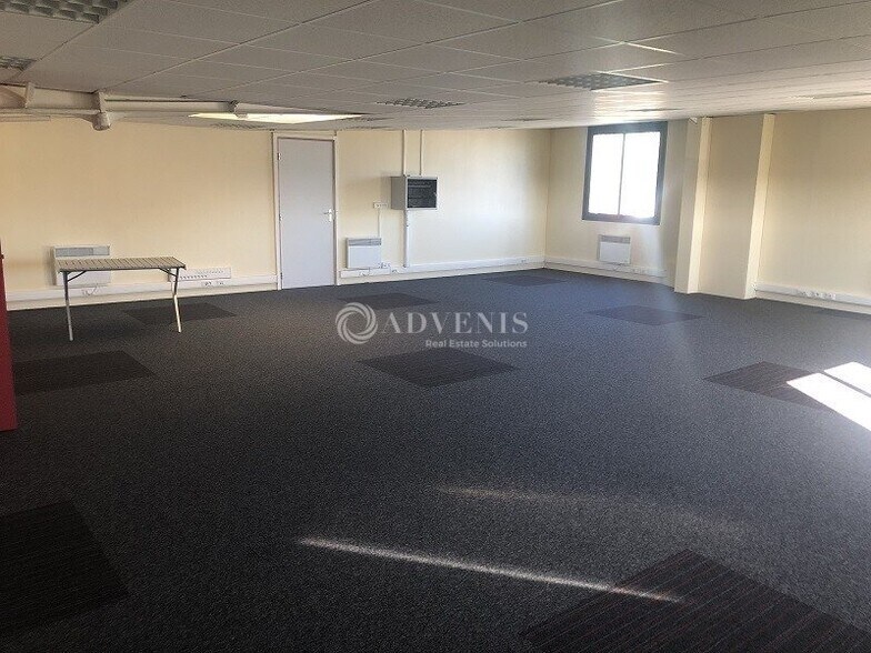 12 Avenue Ampère, Montigny-le-Bretonneux à louer - Photo intérieure - Image 2 de 10