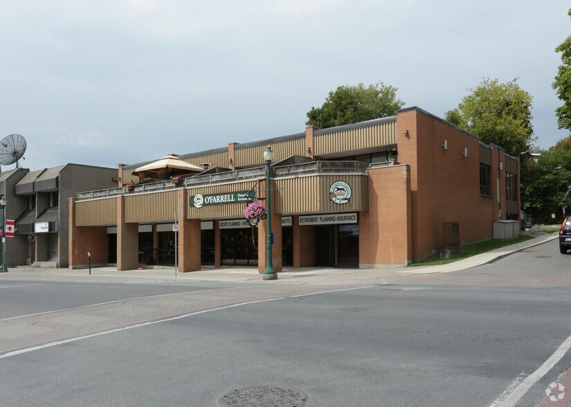 52-58 King St E, Brockville, ON à vendre - Photo du bâtiment - Image 2 de 4