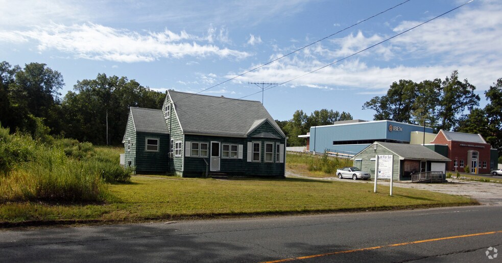 715-717 Main St, Monroe, CT à vendre - Photo du bâtiment - Image 2 de 9