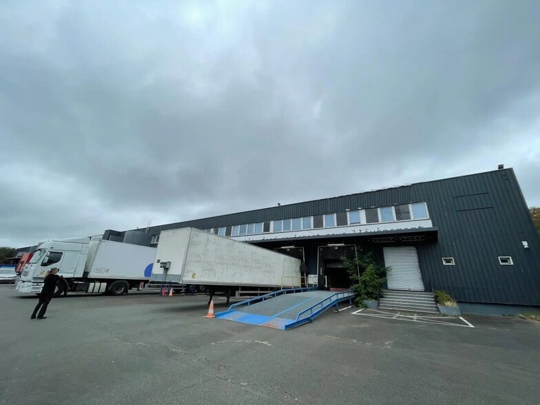 Industrial in Palaiseau for lease - Building Photo - Image 3 of 13