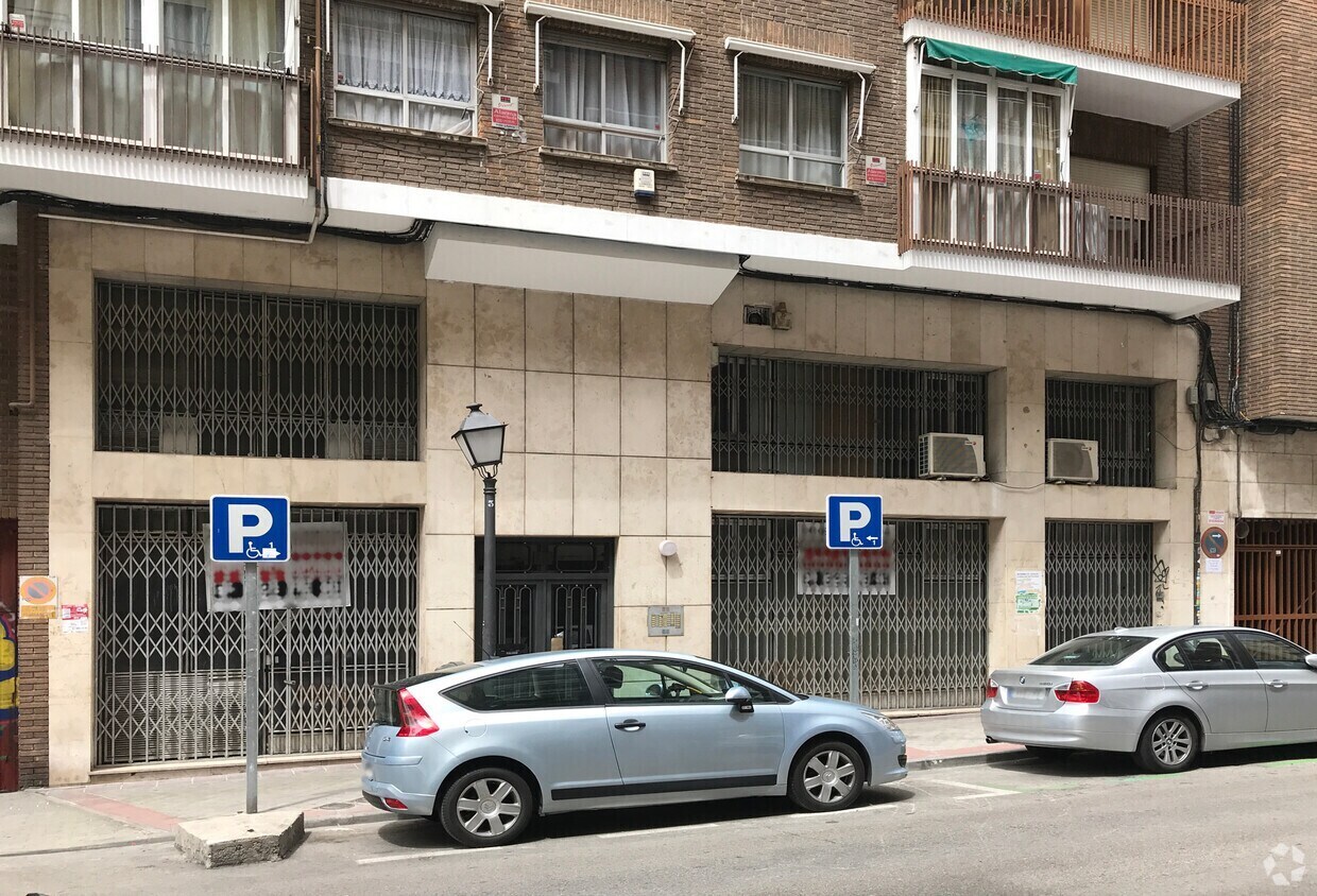 Retail in Madrid, Madrid for lease Primary Photo- Image 1 of 2