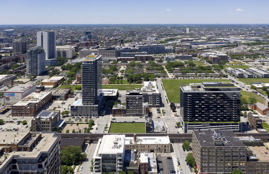 864 N Orleans St, Chicago, IL for sale - Aerial - Image 3 of 8