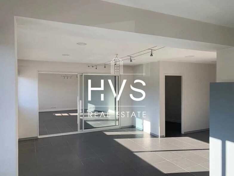 Office in Meyreuil for lease - Interior Photo - Image 1 of 5