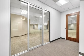 5101 Cox Rd, Glen Allen, VA for lease Interior Photo- Image 2 of 9