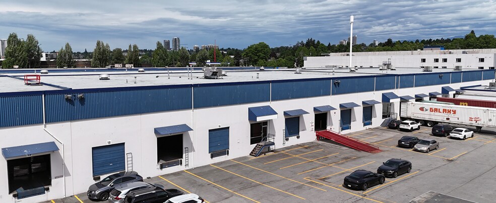 403 E Kent Ave N, Vancouver, BC à louer - Photo du bâtiment - Image 1 de 11