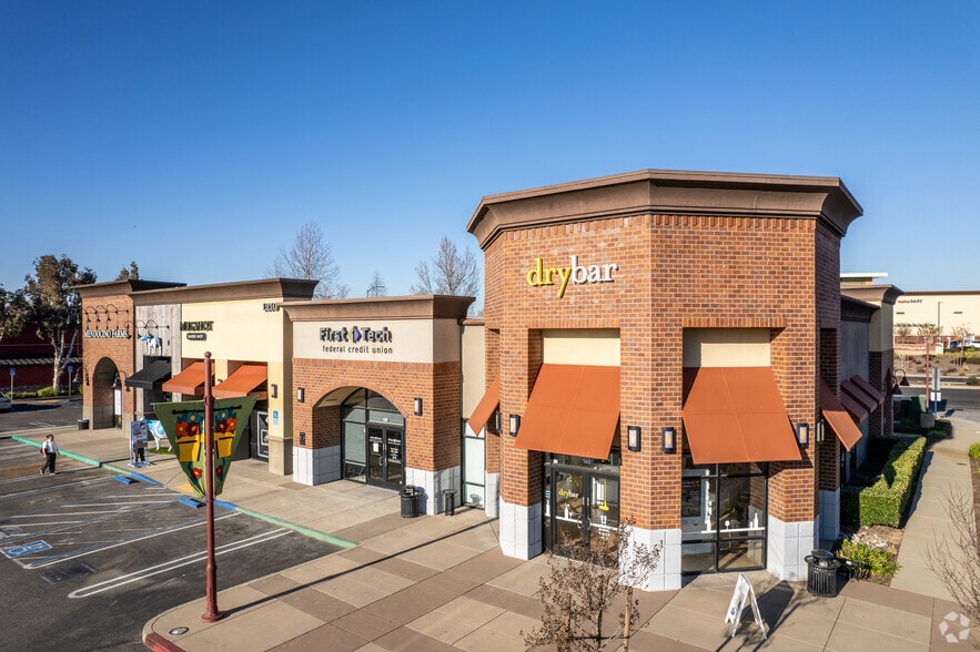 1210 Roseville Pky, Roseville, CA for lease - Primary Photo - Image 1 of 3