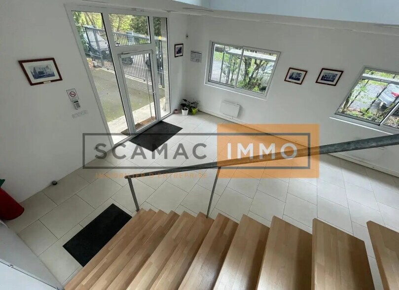 Office in Croissy-Beaubourg for lease - Building Photo - Image 3 of 12