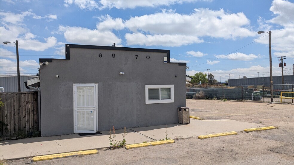 6970 Eudora Dr, Commerce City, CO à vendre - Photo du bâtiment - Image 2 de 6