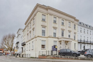 Plus de détails pour Rodney Rd, Cheltenham - Bureau à louer