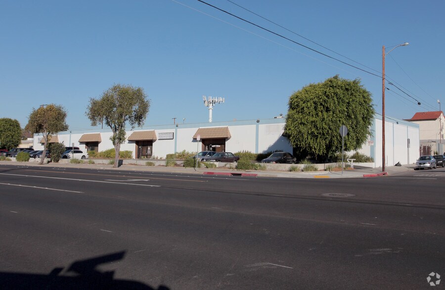 3701-3719 W Rosecrans Ave, Hawthorne, CA à louer - Photo du bâtiment - Image 3 de 4