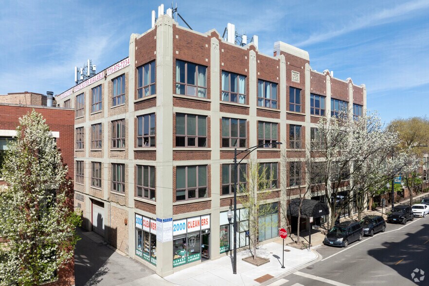 2000 N Racine Ave, Chicago, IL à louer - Photo du bâtiment - Image 1 de 21