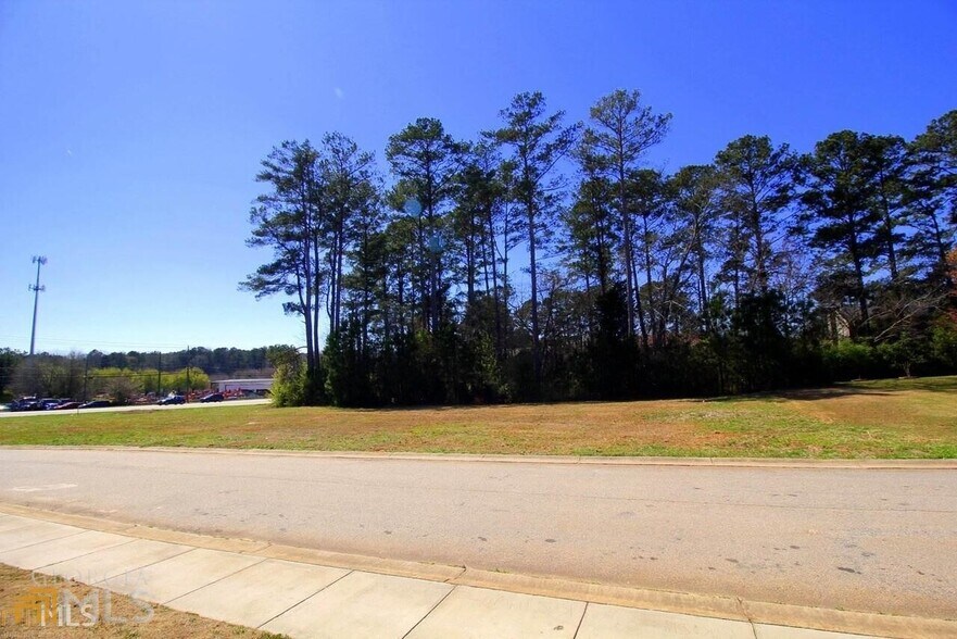 7006 Covington Hwy, Lithonia, GA for sale - Building Photo - Image 2 of 2