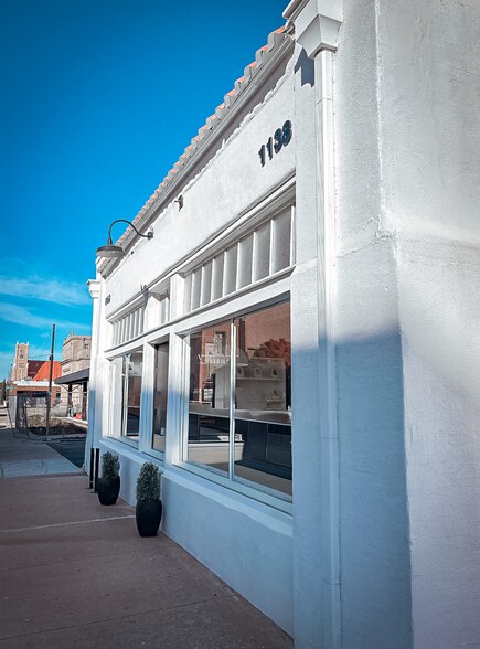 1138 N Robinson Ave, Oklahoma City, OK à louer - Photo du bâtiment - Image 2 de 14