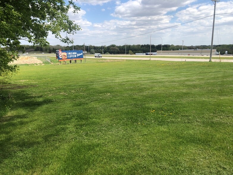 7050 11th Ave SW, Rochester, MN à louer - Photo du bâtiment - Image 1 de 5