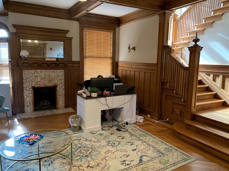 426 Old Salem Rd, Winston-Salem, NC à louer - Photo du bâtiment - Image 3 de 10