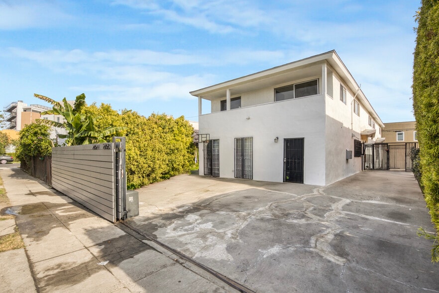 2806 S Norton Ave, Los Angeles, CA à vendre - Photo du bâtiment - Image 1 de 20
