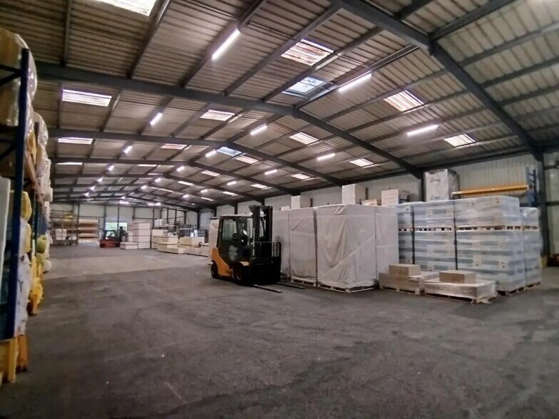 Office in Toulouse for lease - Building Photo - Image 3 of 9