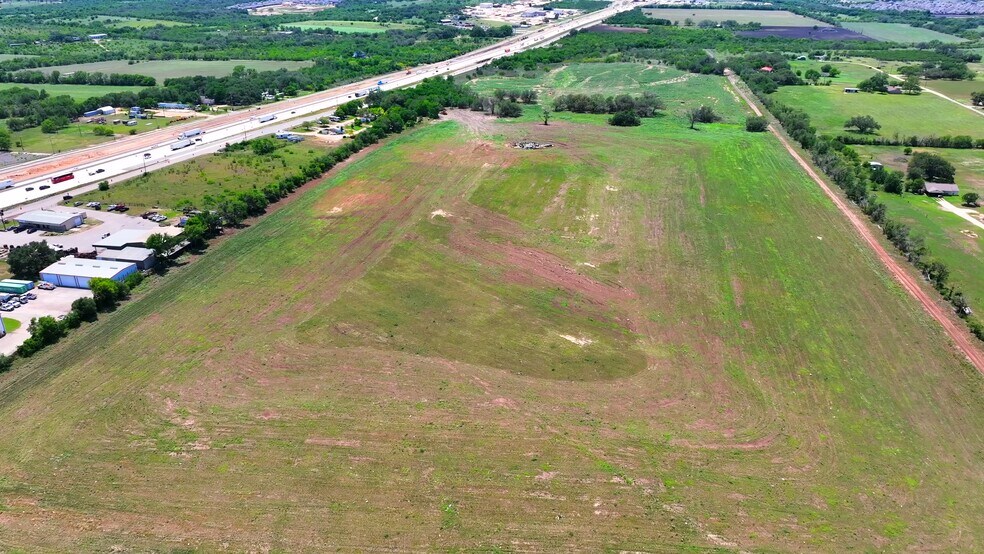 54 Acres Trainer Hale, Schertz, TX à vendre - Vidéo sur l’inscription commerciale - Image 2 de 17