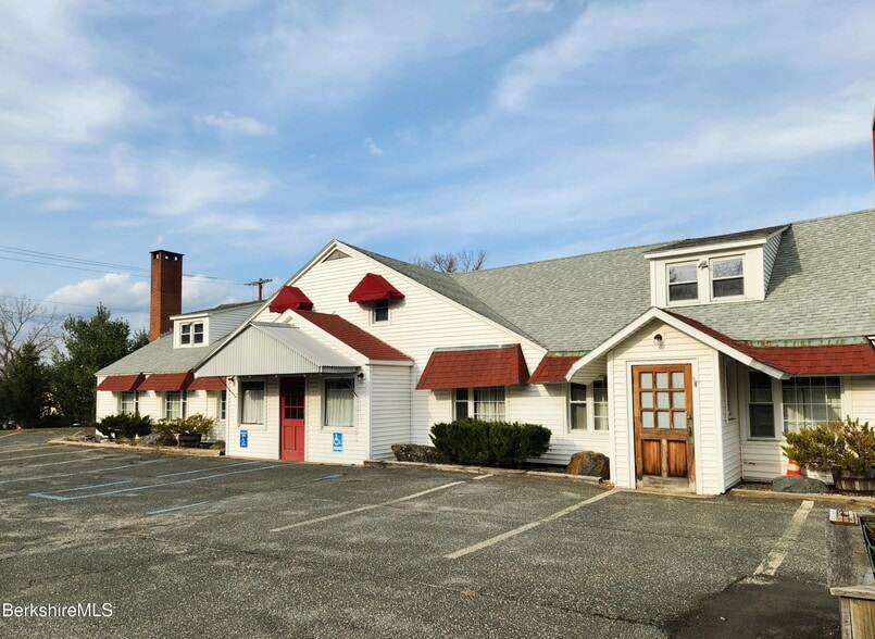 650 N Main St, Sheffield, MA for sale - Building Photo - Image 3 of 21
