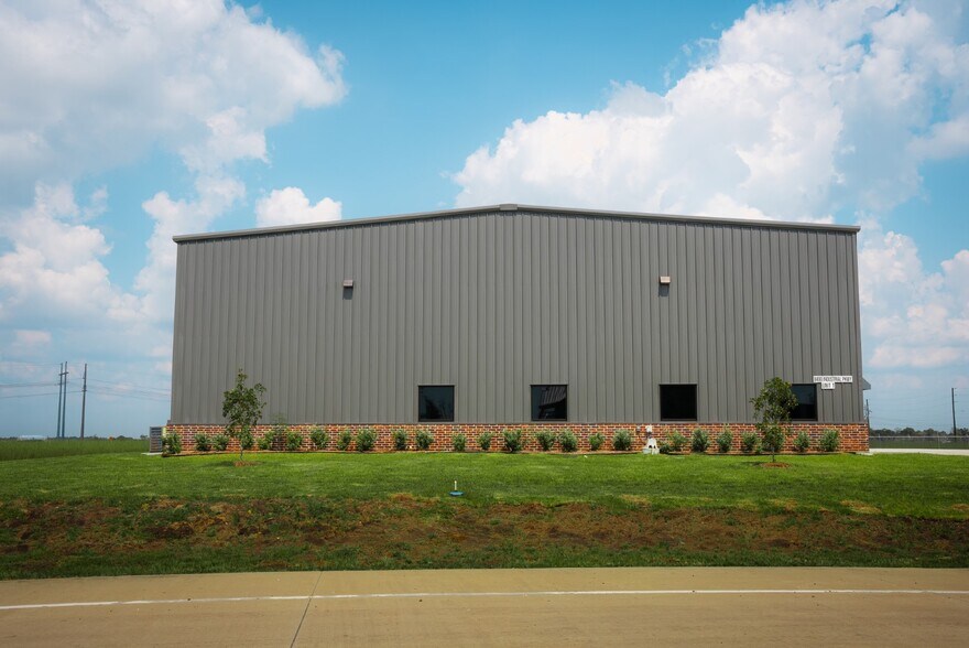 8490 Industrial Pky, Beaumont, TX à louer - Photo du bâtiment - Image 3 de 16