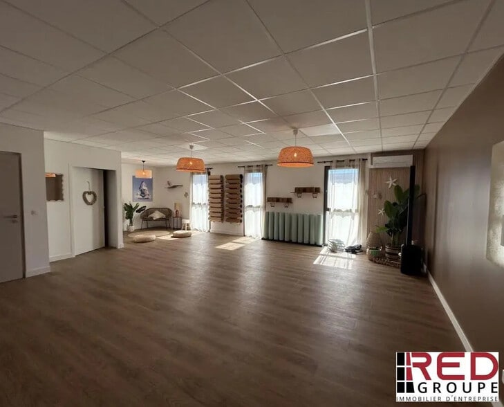 Office in Aix-en-Provence for lease - Interior Photo - Image 2 of 5