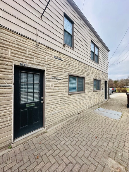 5857 Kellogg Ave, Cincinnati, OH for lease - Building Photo - Image 2 of 11