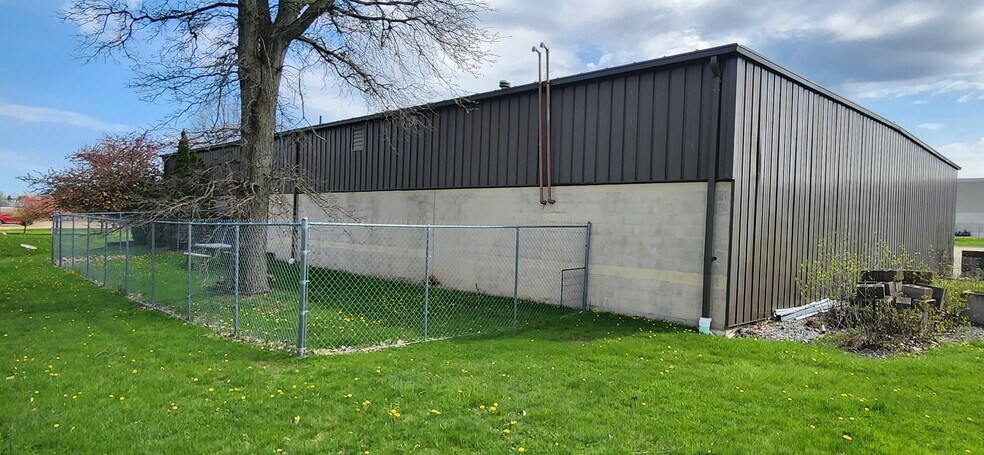 2848 Interstate Pky, Brunswick, OH à vendre - Photo du bâtiment - Image 2 de 14