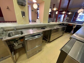 Plus de détails pour Multi-résidentiel à vendre