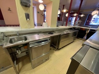 Plus de détails pour Multi-résidentiel à vendre