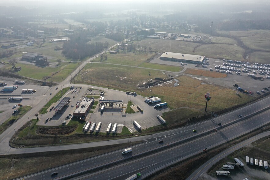 13410 Blue Lick Rd, Memphis, IN à vendre - Photo du bâtiment - Image 2 de 10