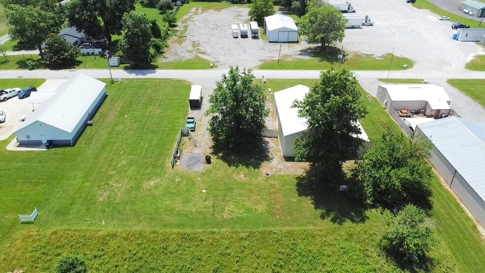 9422 E Bellview Rd, Mount Vernon, IL for sale - Building Photo - Image 3 of 13
