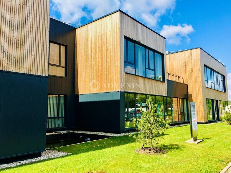 Office in Schiltigheim for lease - Building Photo - Image 1 of 5