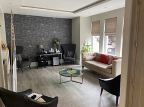 Portsmouth Rd, Esher à louer Photo intérieure- Image 2 de 2